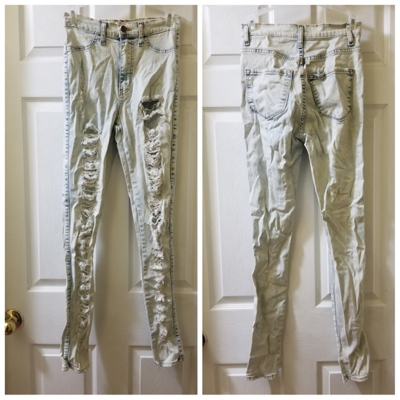 Very light blue denim distressed jeans - Picture 2 of 4